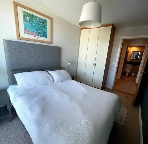 Stunning Modern In The Gasworks 아파트