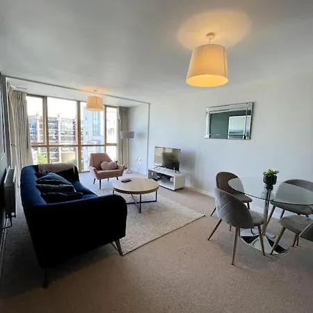 Stunning Modern In The Gasworks * Dublin