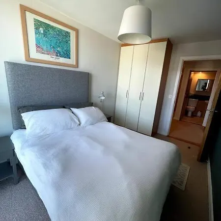 Stunning Modern In The Gasworks Appartement