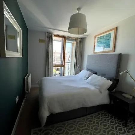 Stunning Modern In The Gasworks Dublin