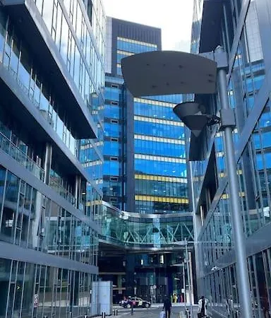 Stunning Modern In The Gasworks