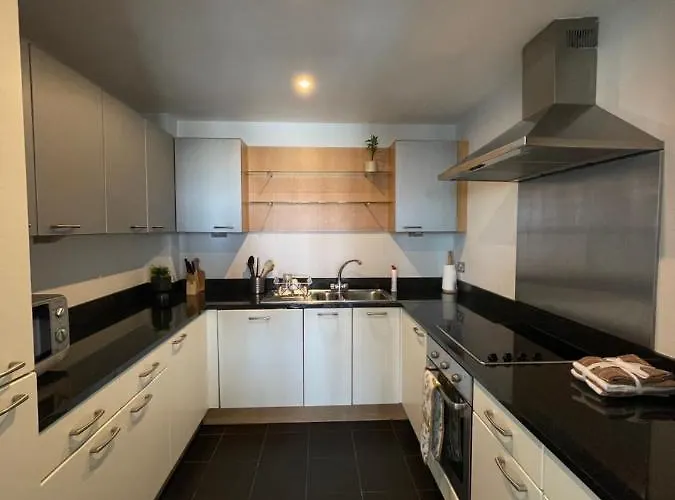 Stunning Modern In The Gasworks *